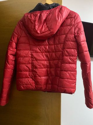 Cazadora acolchada roja mujer
