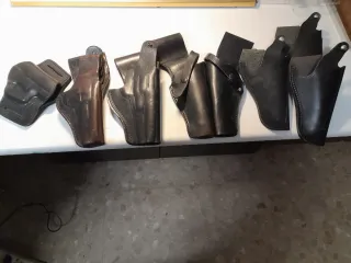 Pistoleras Castucheras e Cinture in pelle nera