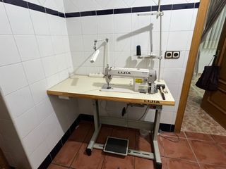 Máquina de coser profesional LIJIA