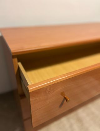 Cajonera de madera marrón