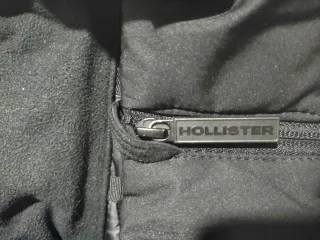 Abrigo negro acolchado Hollister