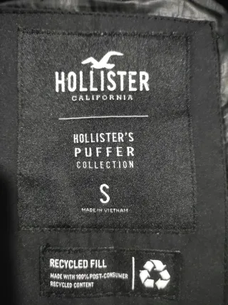 Abrigo negro acolchado Hollister