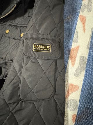 Chaqueta Barbour Negra Acolchada usada 2 veces