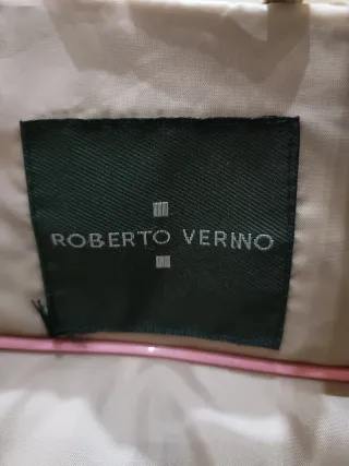 Chaqueta acolchada beige con cinturón