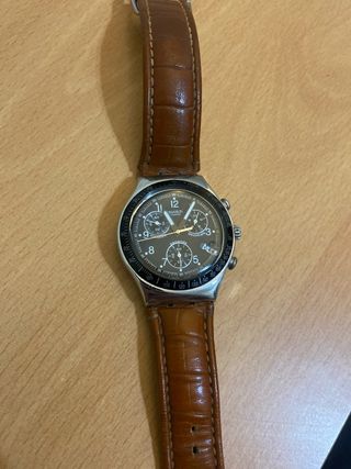 Reloj Swatch Irony Chrono Correa Cuero Marrón