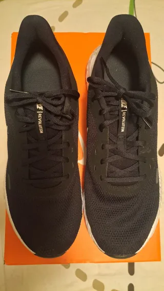 Zapatillas Nike Revolution Negras