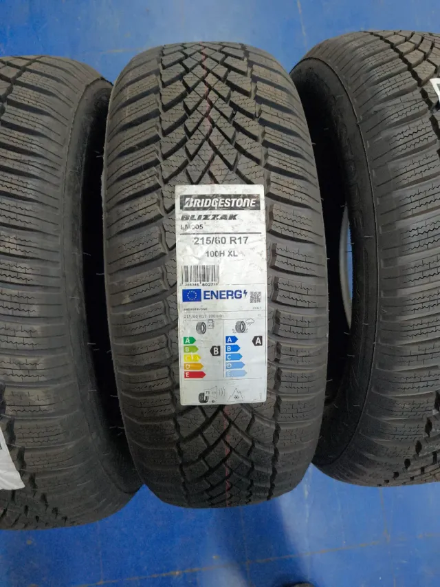215/60R17 100H 4 Neumáticos Bridgestone Blizzak