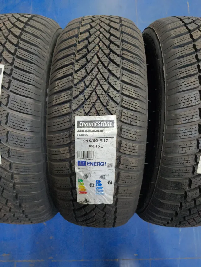 215/60R17 100H 4 Neumáticos Bridgestone Blizzak