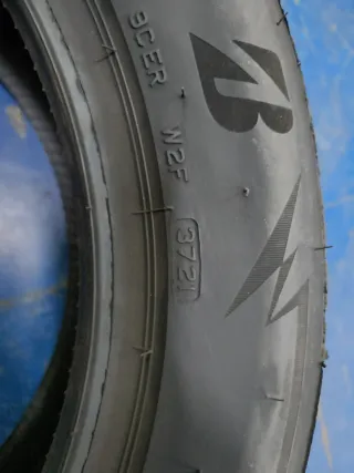 215/60R17 100H 4 Neumáticos Bridgestone Blizzak