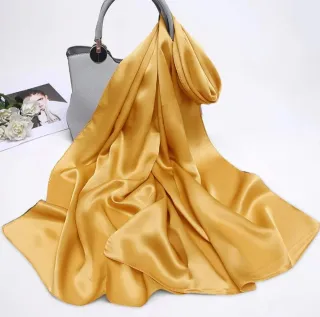 Pañuelo de seda dorado