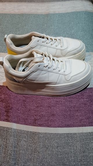 Zapatillascasual /deportivas tipo bamba Zara