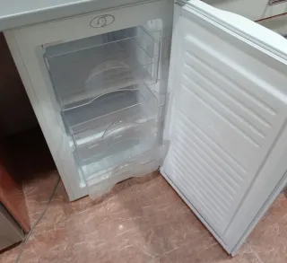 Congelador vertical blanco