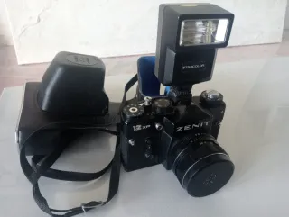 Cámara Zenit + Flash Starcolor