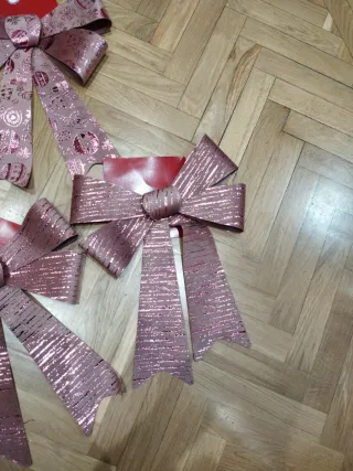 Adornos Navideños Rosas y Rojos