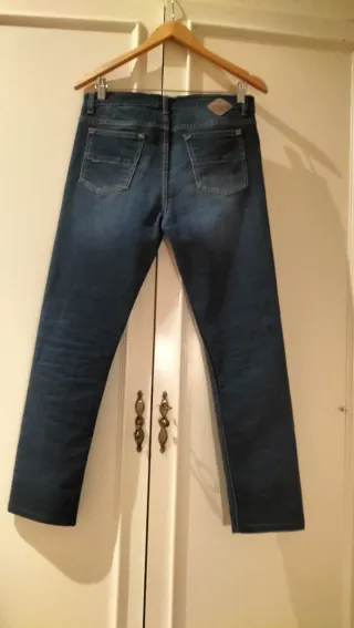 Pantalón vaquero Quiksilver impecable