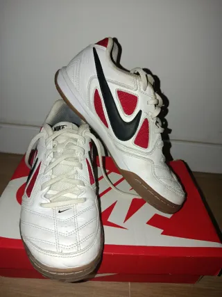 Zapatillas Nike Futbol Sala Blancas y Rojas