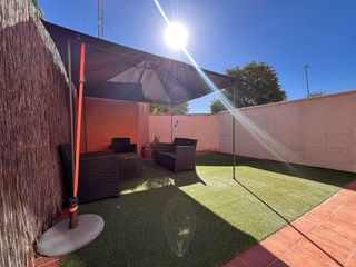 Casa adosada en venta en Palomares del Río