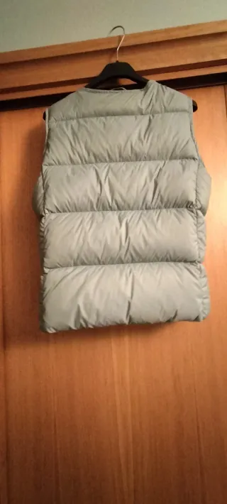 Chaleco de plumas gris azulado