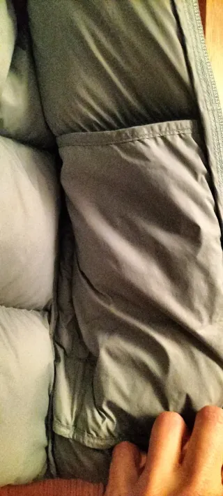 Chaleco de plumas gris azulado