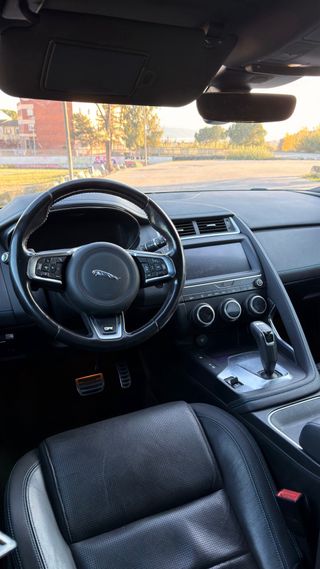 Jaguar E-Pace R-DYNAMIC
