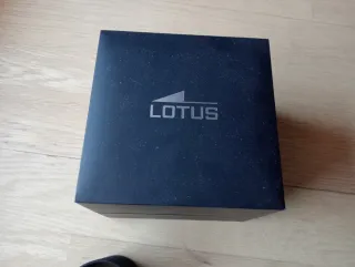 Caja Reloj Lotus Negra