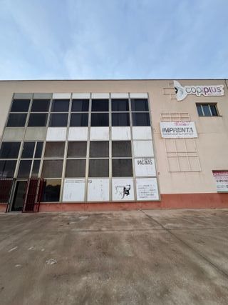 Local Comercial en Avenida Vinos, 1