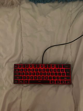 Teclado Gamer RGB Compacto