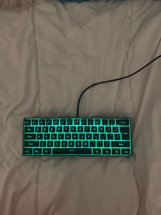Teclado Gamer RGB Compacto