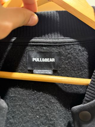 Sudadera Pull and Bear Negra y Blanca