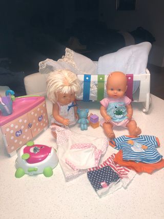 Nenuco con cuna, baño y ropa
