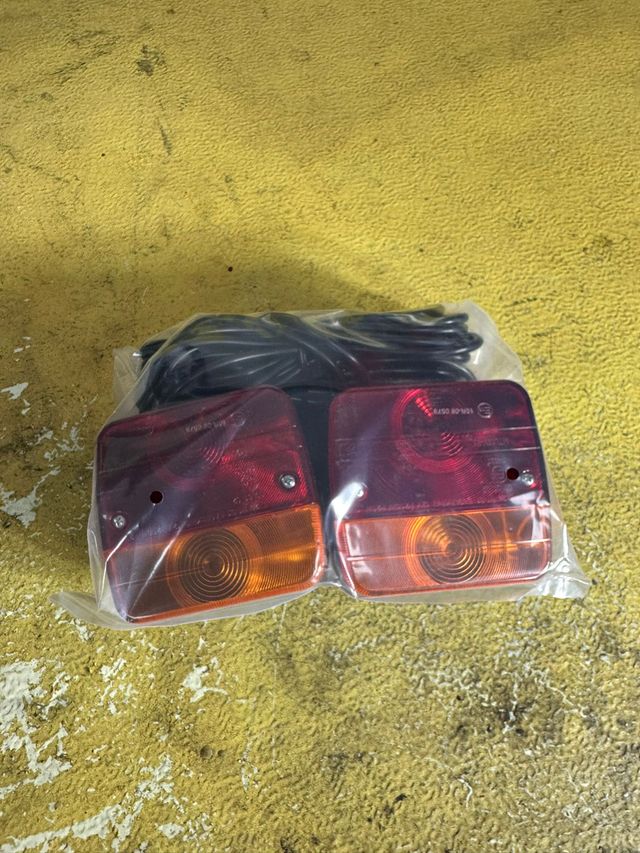 Pilotos de remolque + cable