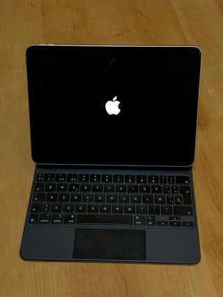 iPad Air 5ª Gen + Magic Keyboard