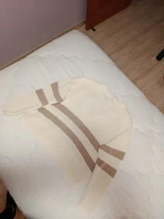 Jersey blanco con rayas marrones