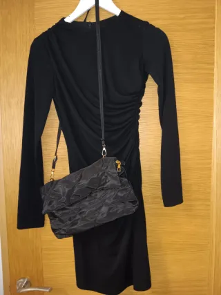 Vestido negro drapeado fiesta