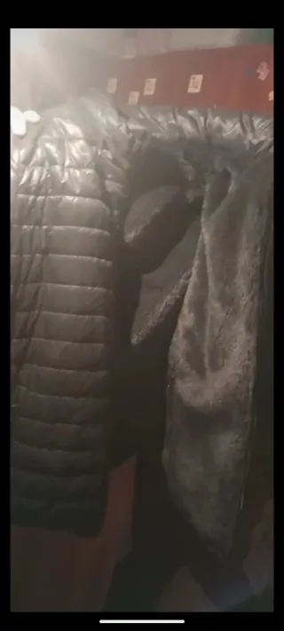 Falda vaquera rota mujer y chaquetas