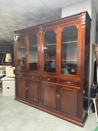 Mueble Caoba Hecho a Mano con Cristal