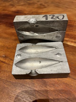 Molde plomos pesca 113-120g