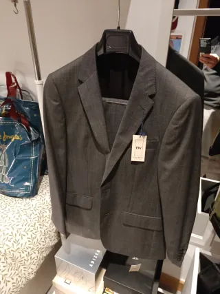 Traje de caballero gris de la marca el corte inglé