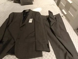 Traje de caballero gris de la marca el corte inglé