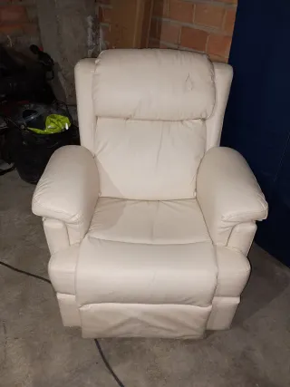 Poltrona relax in similpelle beige