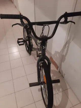 Bicicleta BMX gris