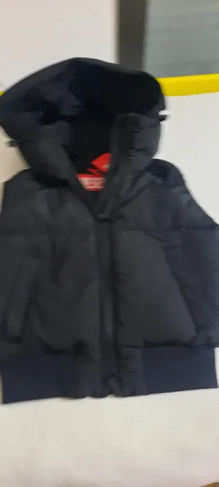 Chaleco plumífero Diesel negro nuevo