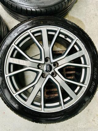 Llantas Originales Sline  Audi 20” con Neumáticos
