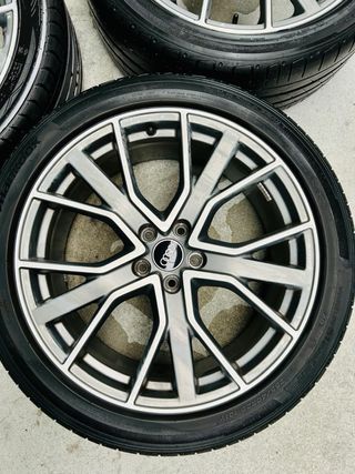 Llantas Originales Sline  Audi 20” con Neumáticos