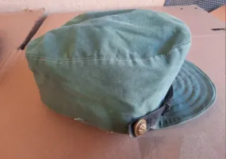 Gorra militar de la legion en el sahara