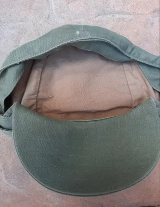Gorra militar de la legion en el sahara
