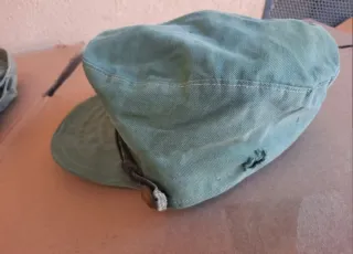 Gorra militar de la legion en el sahara