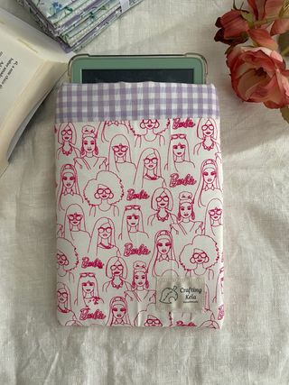 funda ebook 6” hecha a mano estampad Barbie