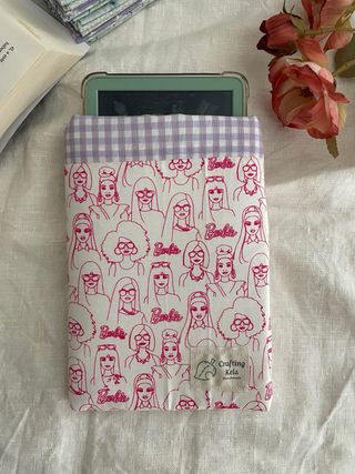 funda ebook 6” hecha a mano estampad Barbie