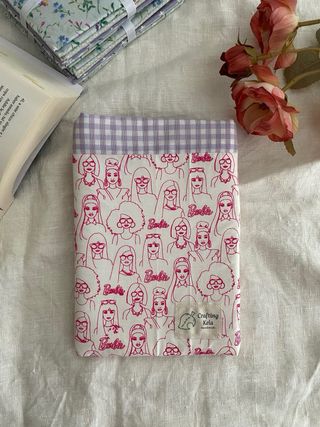 funda ebook 6” hecha a mano estampad Barbie